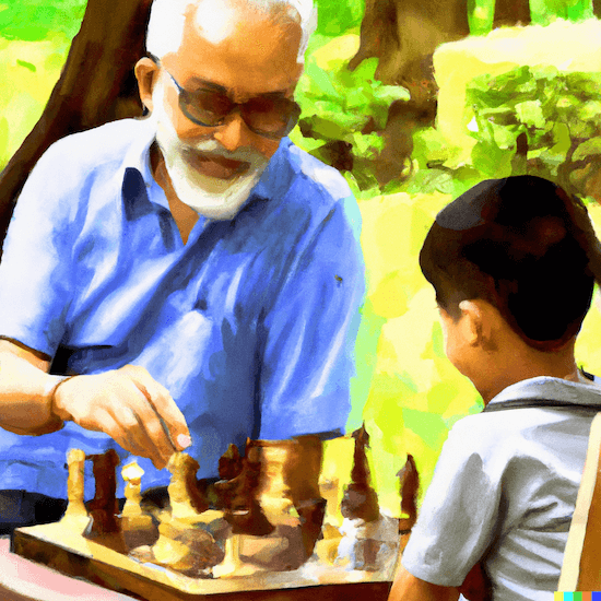 Opa spielt Schach mit seinem Enkel und das mentale alter zu fördern