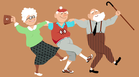 Senioren tanzen glücklich zusammen